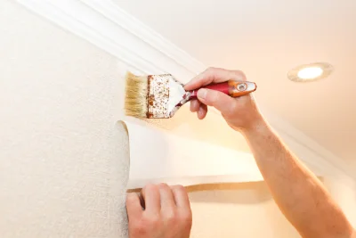 Pose de papier peint à Mellac — revêtements muraux et toiles de verre
